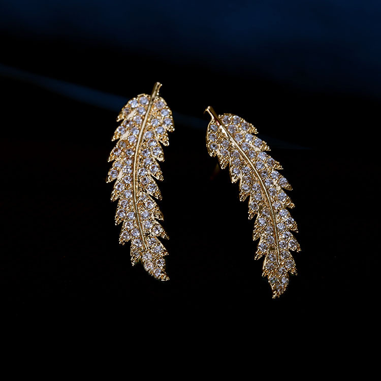 Korean Fashion Classic Micro-inlaid Zircon Leaves Earrings Personality Simple Earrings display picture 3