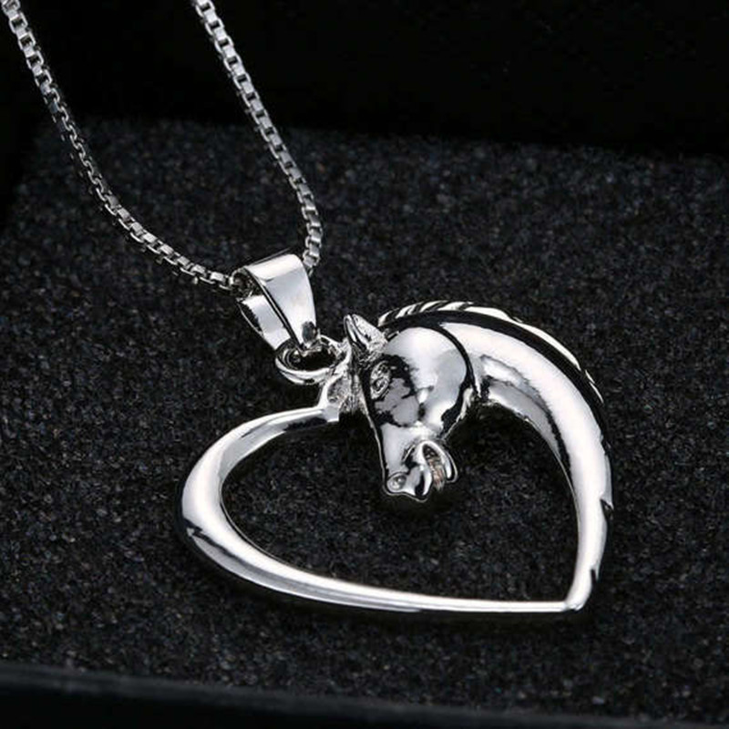 Sweet Heart Pony Necklace Alloy Pendant Copper Chain Cute Animal Horse Head Necklace Wholesale display picture 5