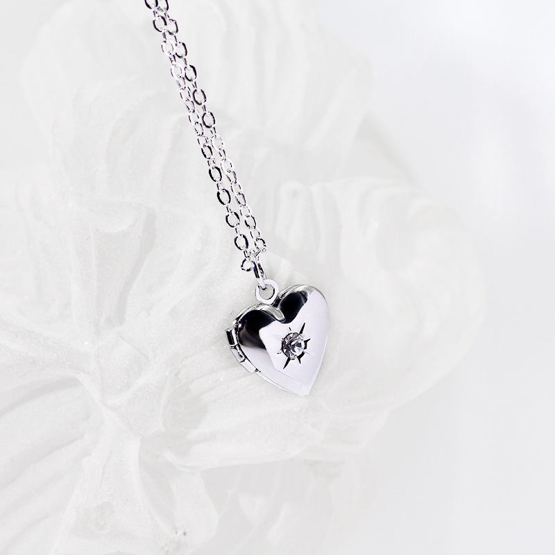 Locket Necklace Classification Titanium Steel Copper 18K Gold Plated Rose Gold Plated White Gold Plated Plating Inlay Heart Shape Rhinestones Locket Necklace