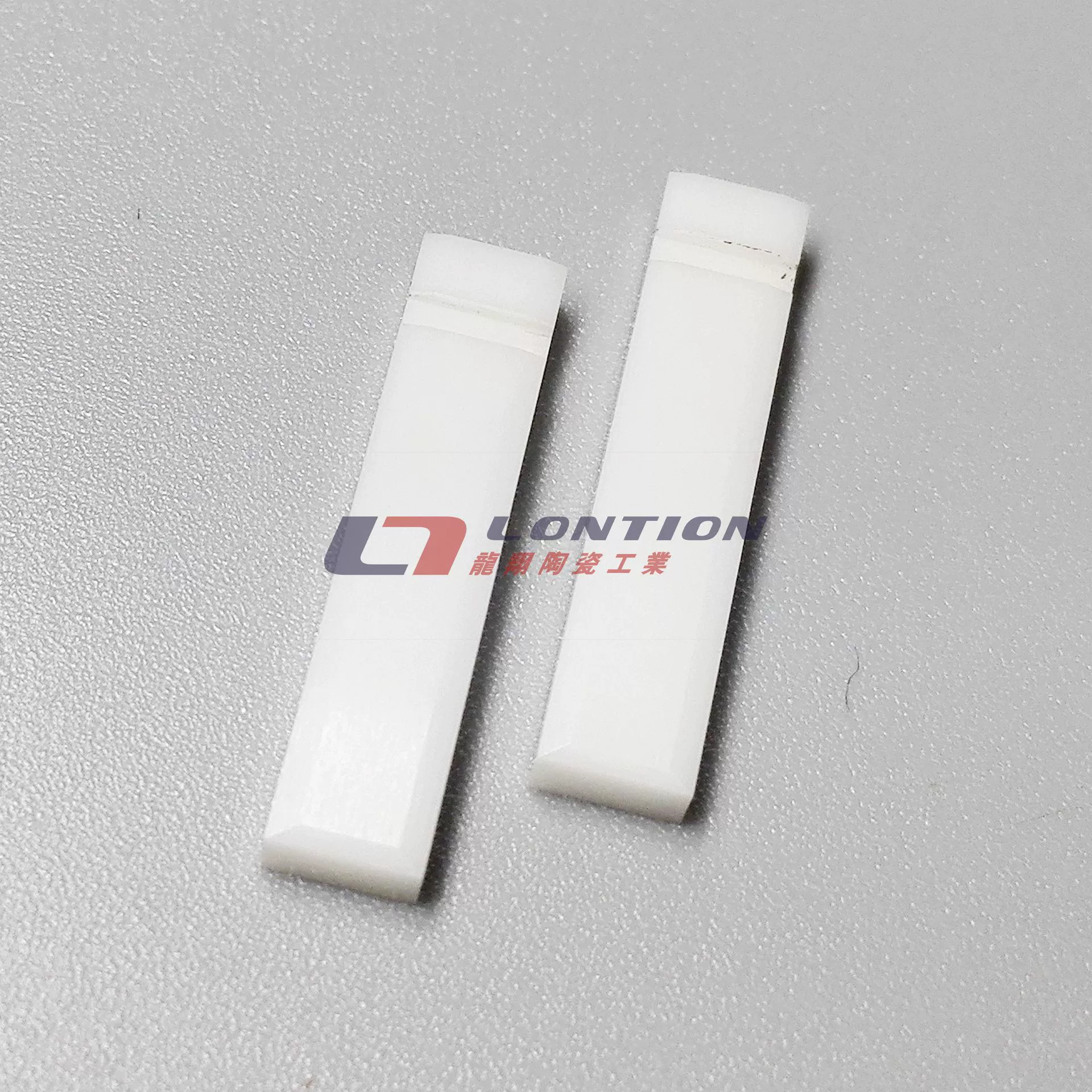 Ceramic accessories, custom-made