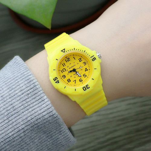 Japanese and Korean fashion trends for boys and girls jelly watches plastic small fresh student quartz watch candy color plastic watch