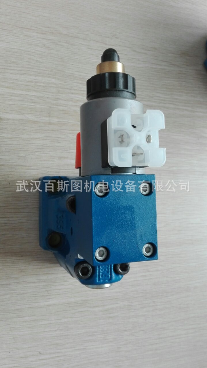 供应力士乐换向阀4WE10D33/CG24N9K德国力士乐