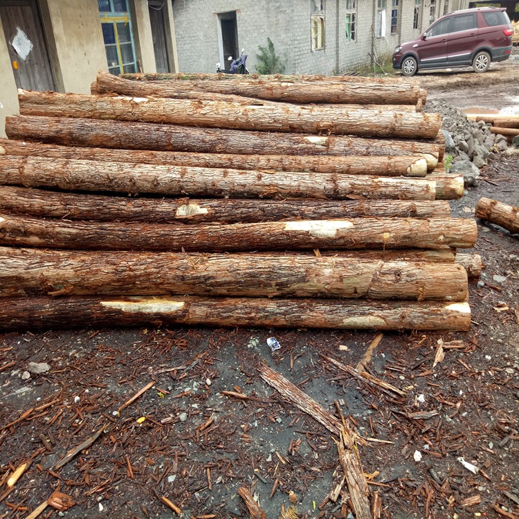 香杉原木直拼板材圆木木条实木打包木条批发木质建材木工板木条