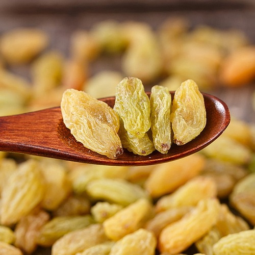 Original box green raisins 500g bulk green raisins snacks dried fruits wholesale