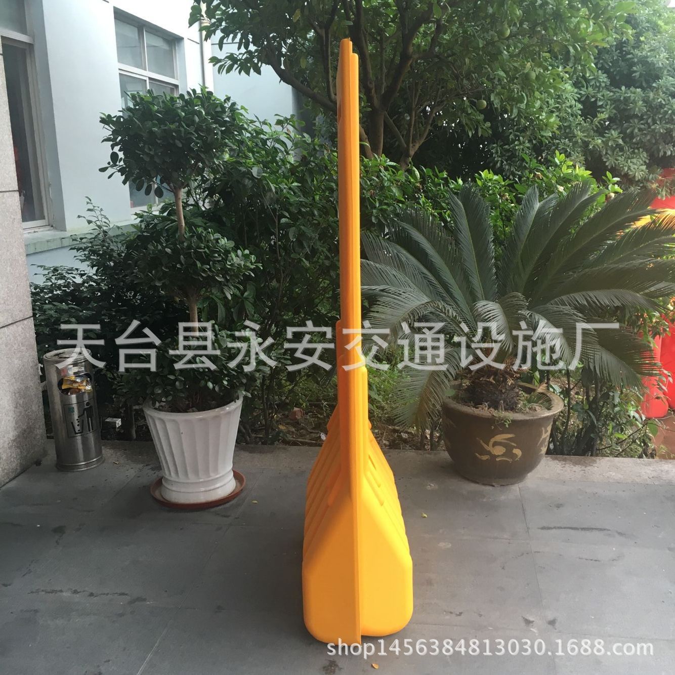 可移动式水马 防撞注水围栏 塑料排风板市政围墙施工隔音围挡