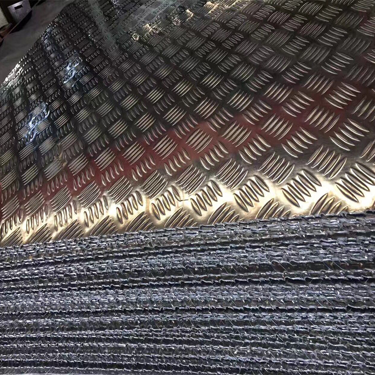 供应3003花纹板 3003镜面花纹板 规格齐全