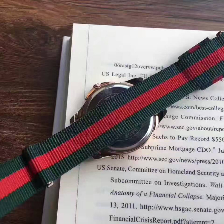 蜜蜂面尼龙带石英手表 Watch