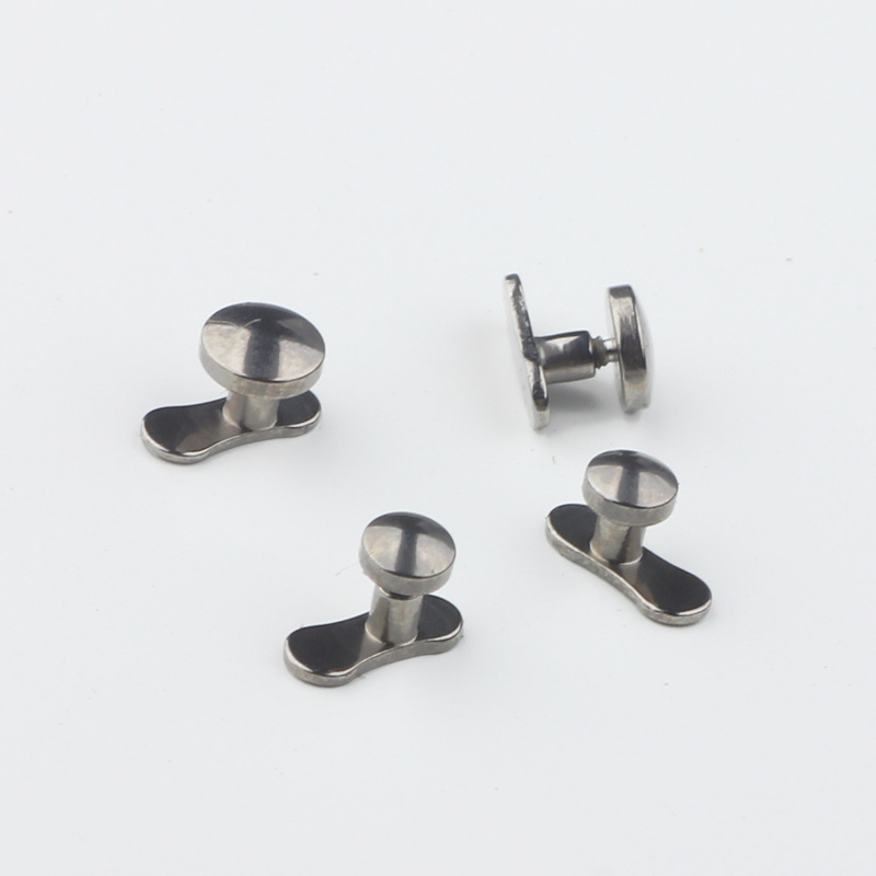 16G labret stud size and finish detail
