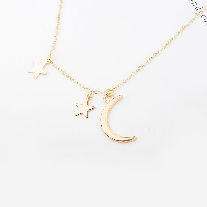 Simple Star And Moon Pendant Necklace display picture 7