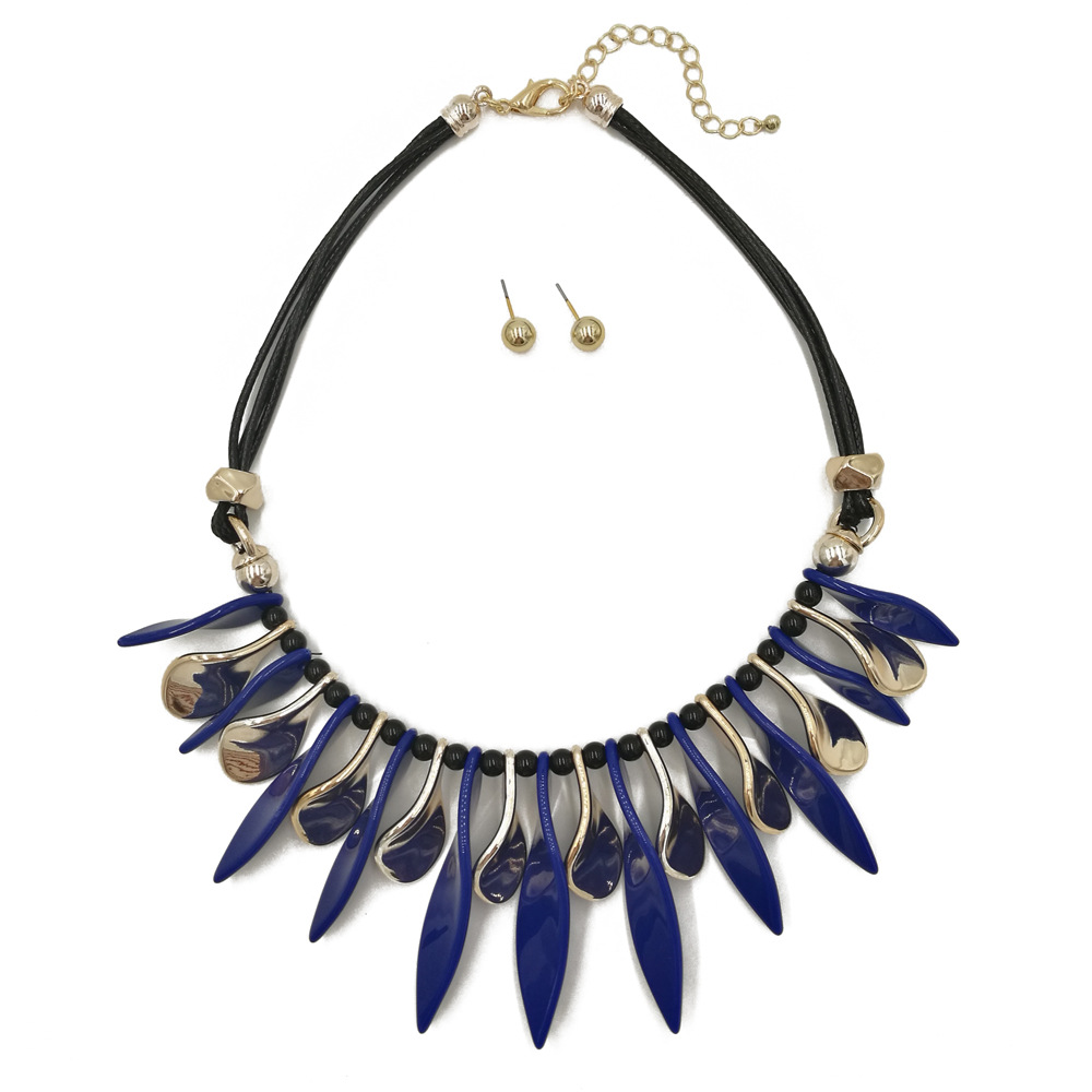 Occident and the United States Resinnecklace (Olive green)NHCT0090-Olive green