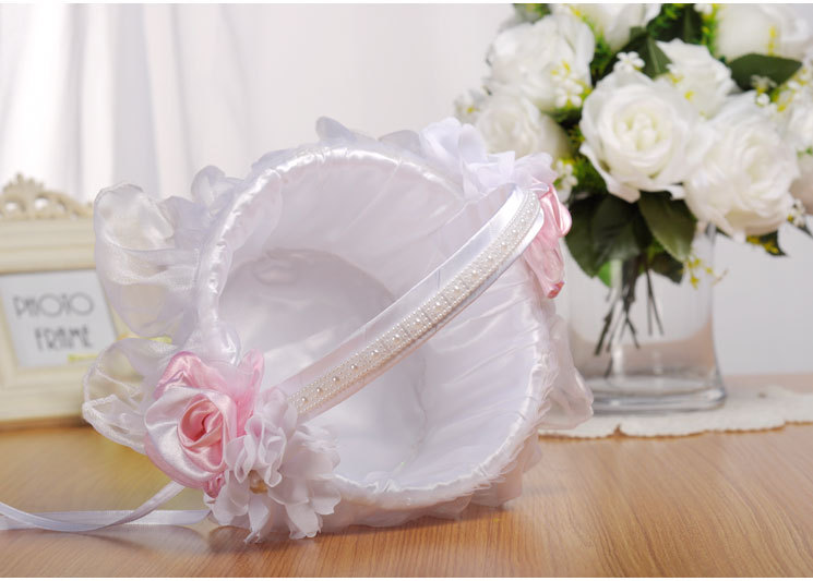 European and American creative wedding lace flower baskets, white bride flower girls scattering flowers, small flower baskets, wedding supplies wholesale detail image 10