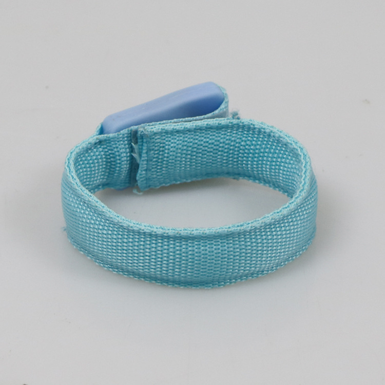 Flashing bracelet