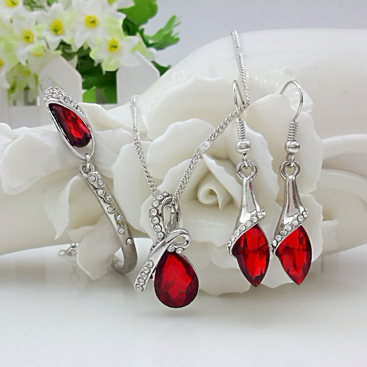 Wholesale Geometric Water Drop Crystal Pendent Jewelry 3-piece Set display picture 2