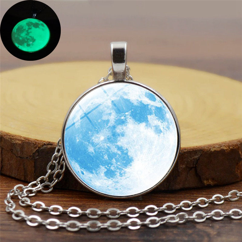 Glow-in-the-Dark Necklace Image 9