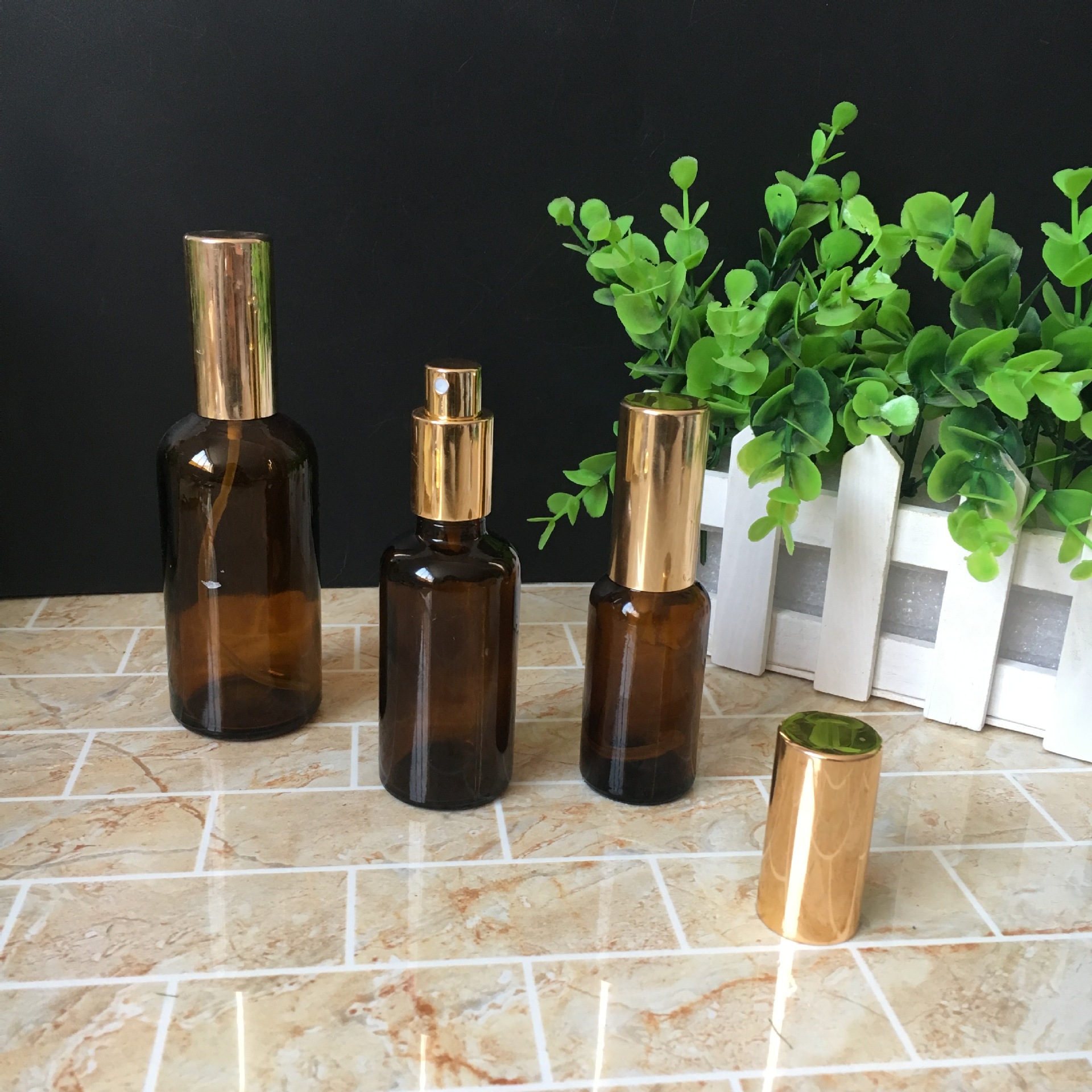 现货销售100ml棕色精油 定制logo烫金 精油玻璃瓶厂家系列产品