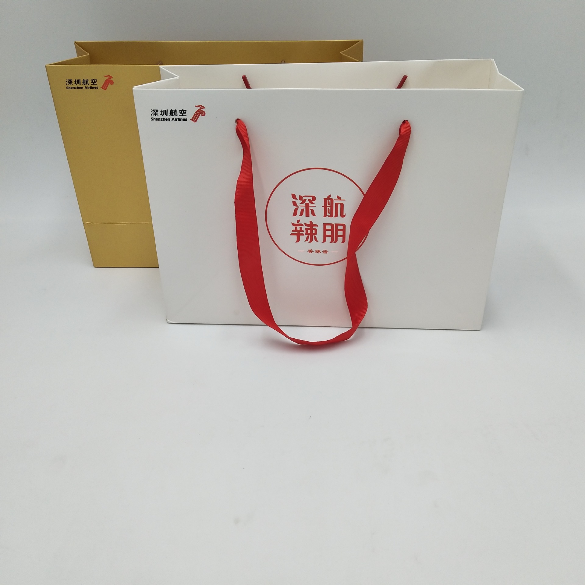 厂家定制印刷服装纸袋   定做购物包装礼品手提袋