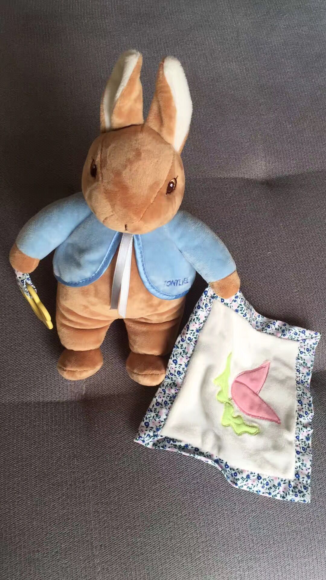 Muñeco de peluche de toalla relajante de conejo