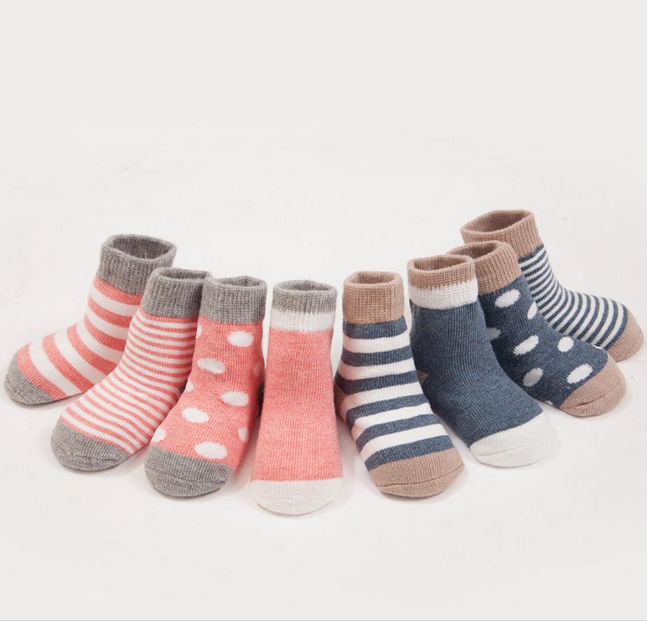 European single Explosive money spring and autumn children Socks baby Newborn Medium hose baby 0-5 stripe men and women Tong cotton