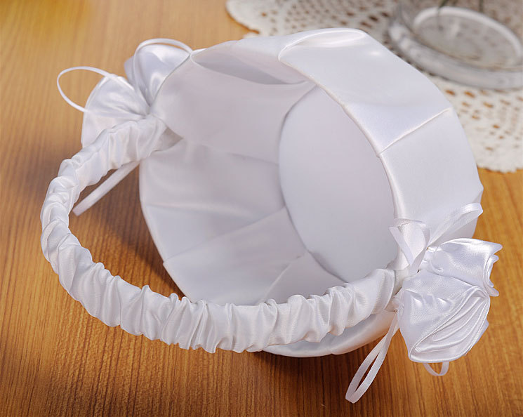 Factory direct supply of Western-style wedding flower buds, fabric flower girls, flower baskets, creative and simple bride flower baskets, wedding shooting props detail image 11