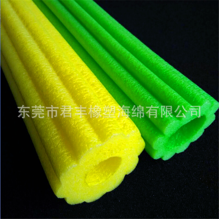 东莞厂家生产珍珠棉梅花形管 空心 epe异形堵头漂浮棒耐气候材料