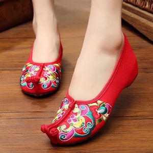 Women's Chinese folk dance shoes Embroidered hanfu shoes fairy performance shoes 