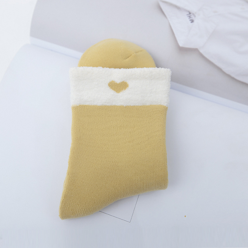 Corazón de amor amarillo