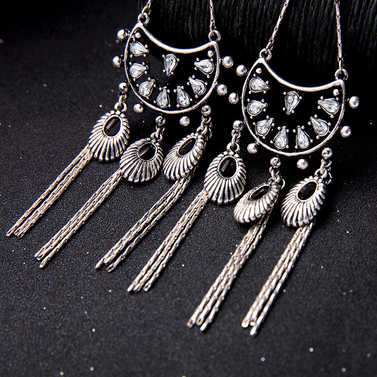 Earrings Ladies Long Retro Diamond-studded Alloy Earrings display picture 11