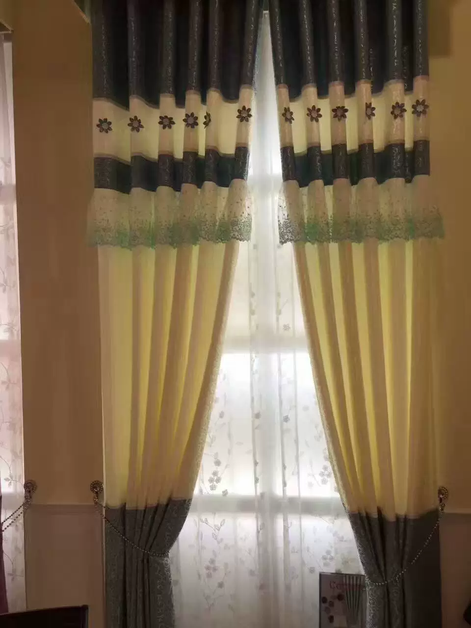 Lace cloth for living room