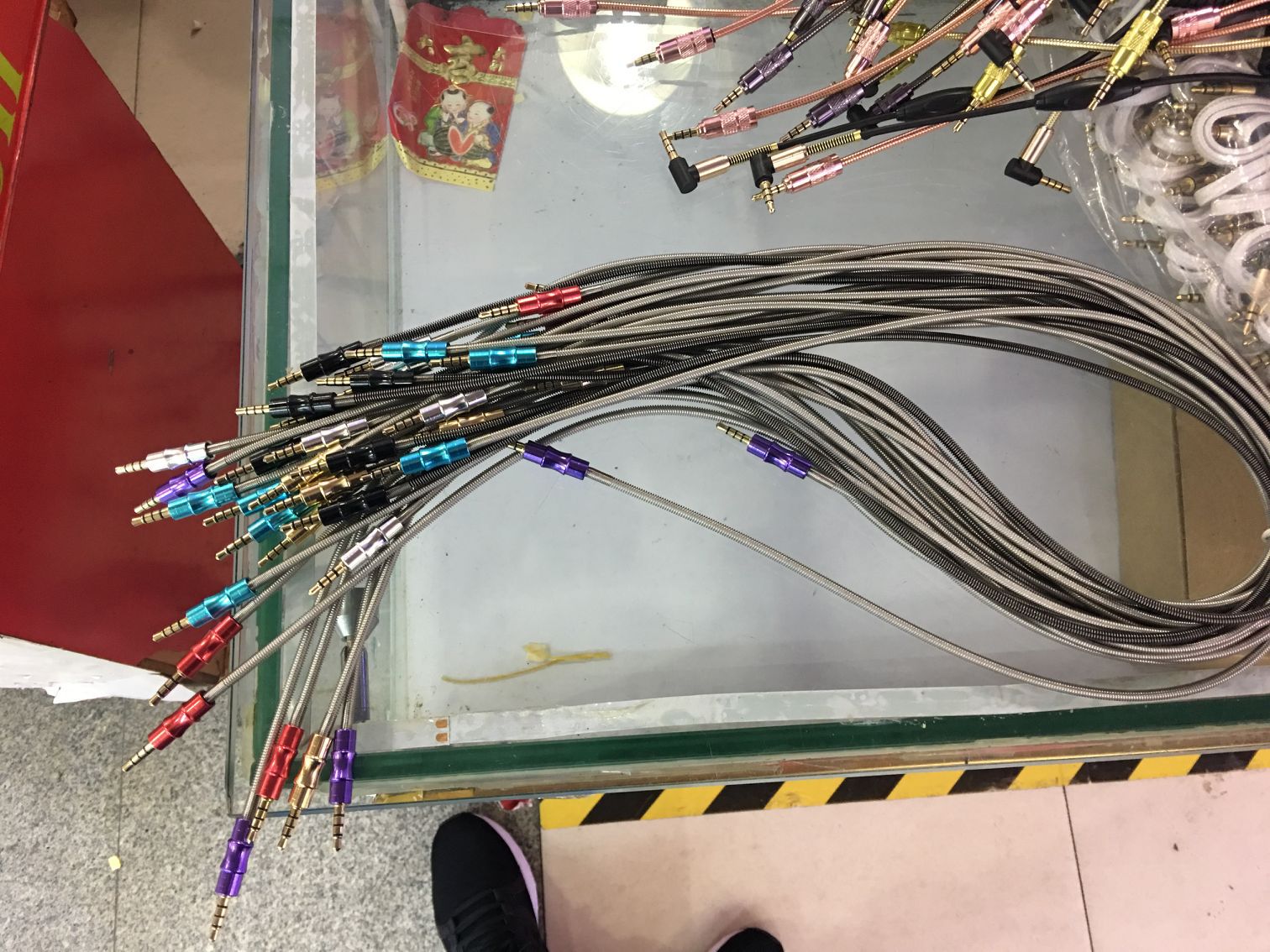 铜管弹簧音频线 高档车载连接线 3.5公对公音频线 aux金属音频线