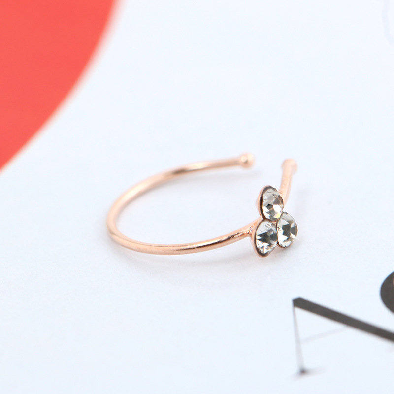Pointed titanium steel lip stud product view