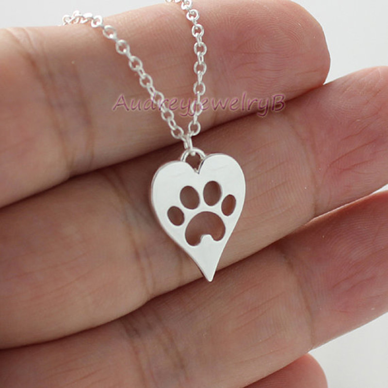 New Cute Animal Cat Paw Foot Necklace Openwork Peach Heart Necklace Heart Shaped Dog Paw Print Necklace Wholesale display picture 10