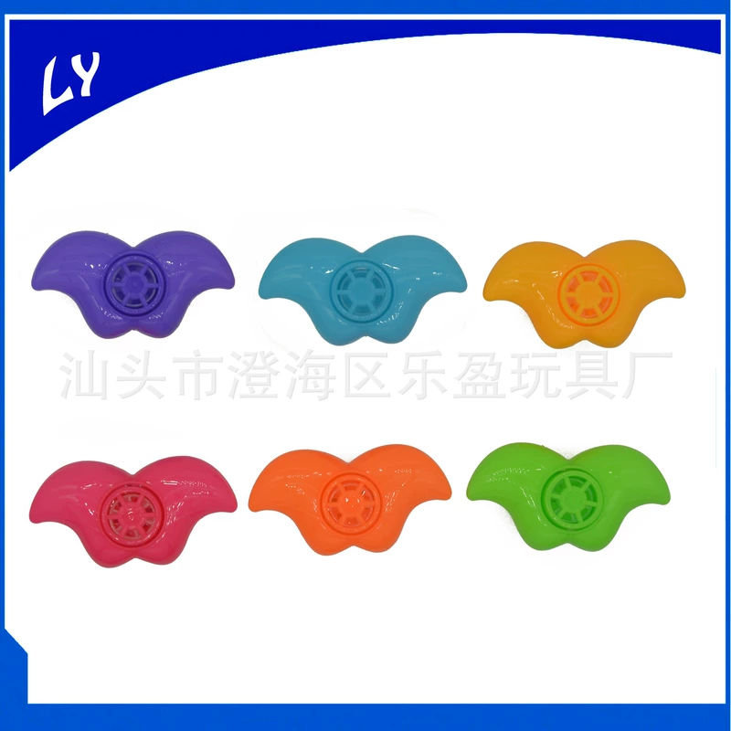 Свисток с усами шуточный для вечеринок