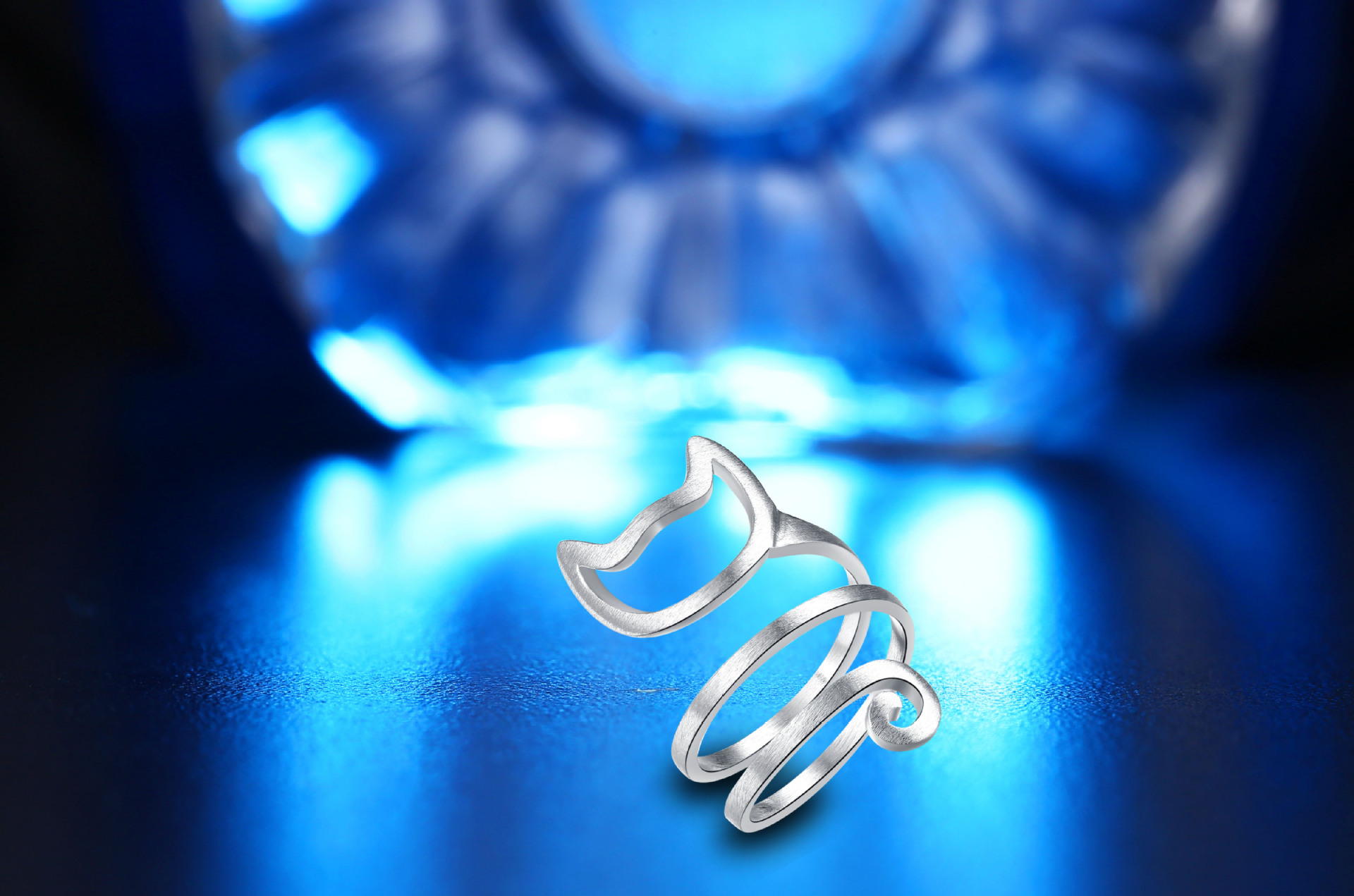 Fashionable Cat Ring
