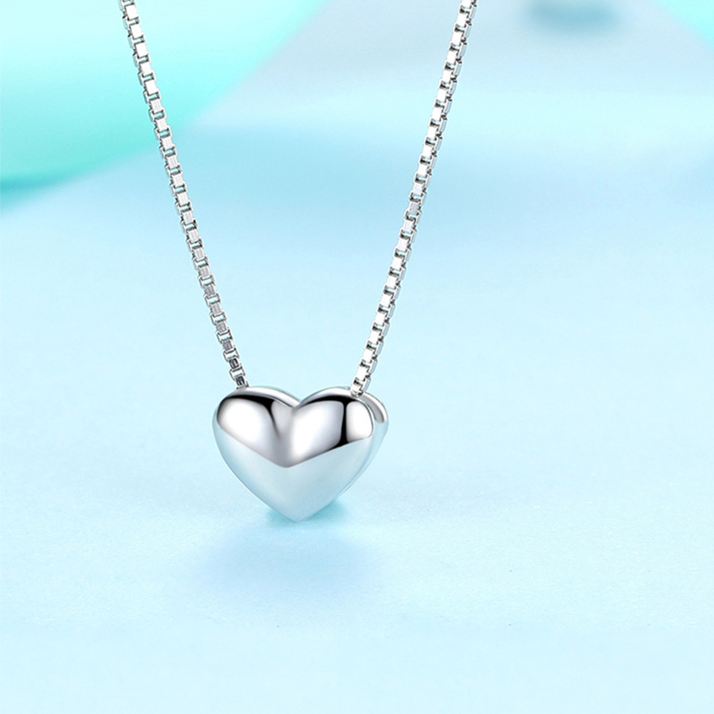 Korean Fashion Simple Heart Pendant Alloy High Quality Necklace Classic Hot Sale Style display picture 5