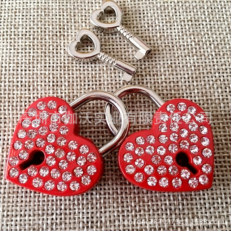 红色心形钻锁00