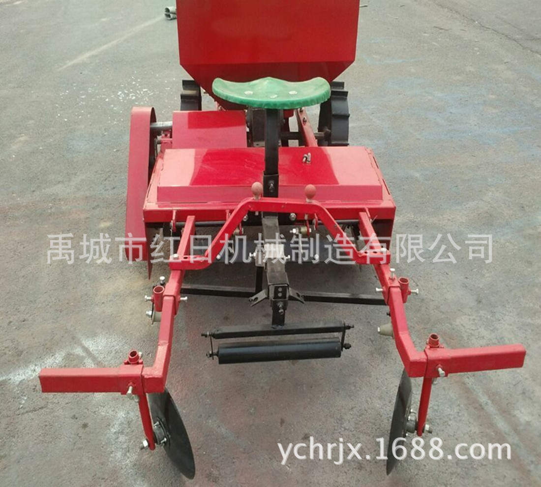 定制土豆种植机   土豆施肥播种机   阿里巴巴实拍种植机