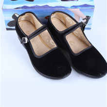 ������ЬŮƽ�q�Y�xЬ�Ƶ깤��ƽ�׷��ںڲ�Ь�赸Ь