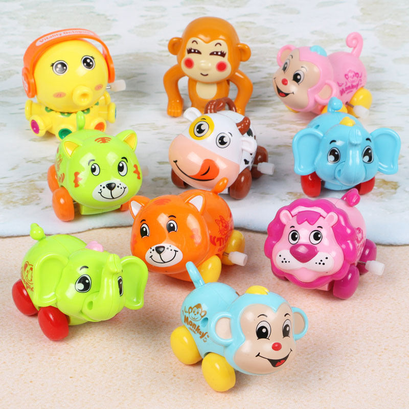 Manufacturers wholesale wind-up toys can move and run on the chain Toys baby learn to crawl on the string small animal toy car