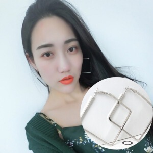 E1400 �W�������r���n������ҹ�������δ�ȦȦ���hŮ���Ʒ