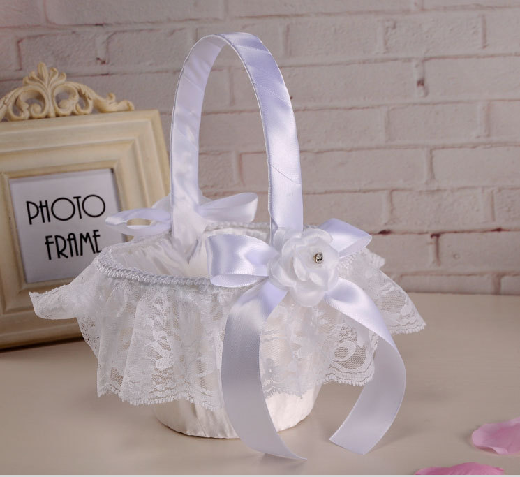 Wedding products, wedding products, wedding products, wedding products, wedding products, wedding products, direct supply from wedding products manufacturers. European-style wedding supplies, lace fabric flower baskets, white handcrafted bow flower baskets, flower scattering baskets for children wholesale detail image 7