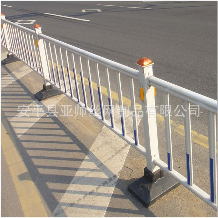 公路市政护栏围栏-道路护栏隔离栏杆，城市防撞护栏设施