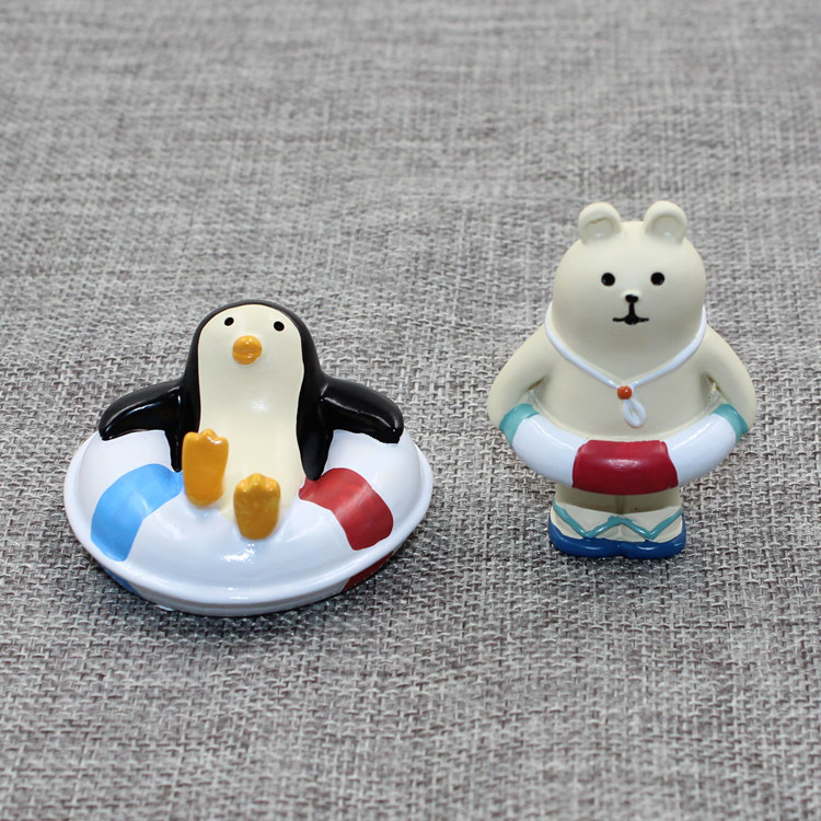 Zakka 식료품 창조적 인 여름 스타일 펭귄 화이트 베어 인형 장면 수지 공예 장식품 공장 아울렛