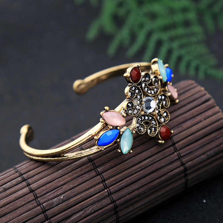 Occident and the United States alloy Diamond bracelet NHQD4008