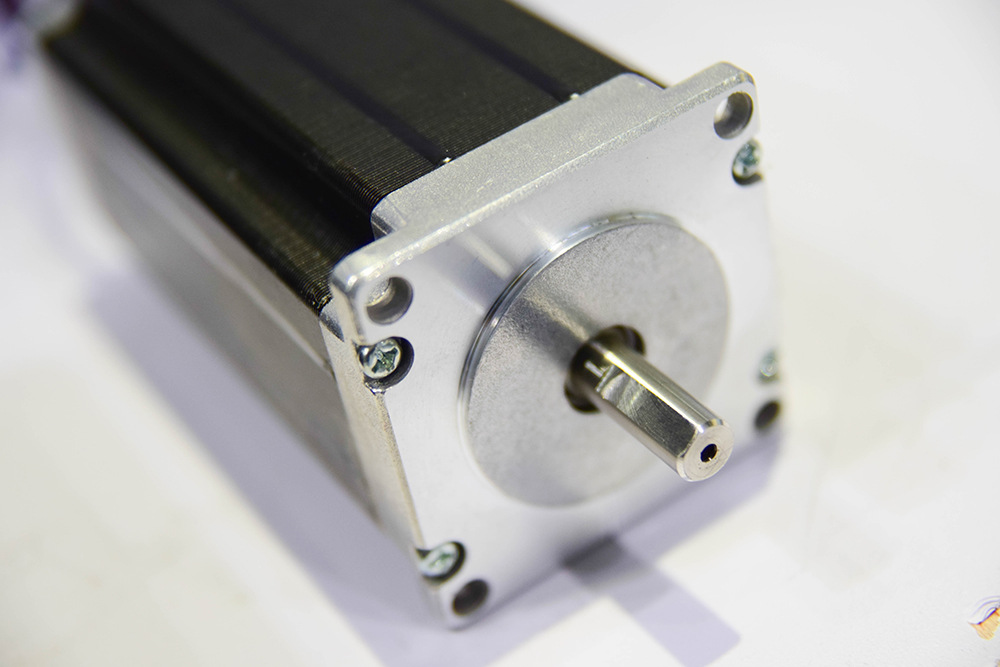 57混合式步进电机3N.m大扭矩步进马达两相1.8°闭环马达