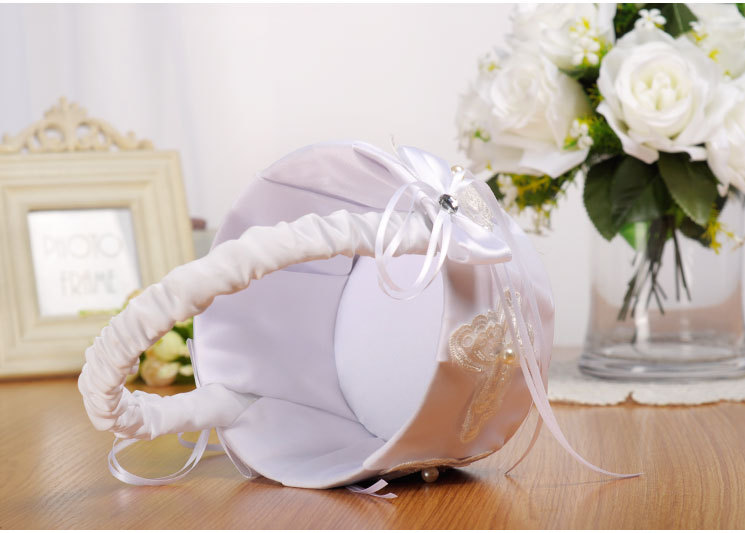 Direct supply from wedding product manufacturers: European-style wedding flower boys, flower baskets, creative hand-embroidered flower-scattering baskets, bows, and bride's wedding baskets detail image 10