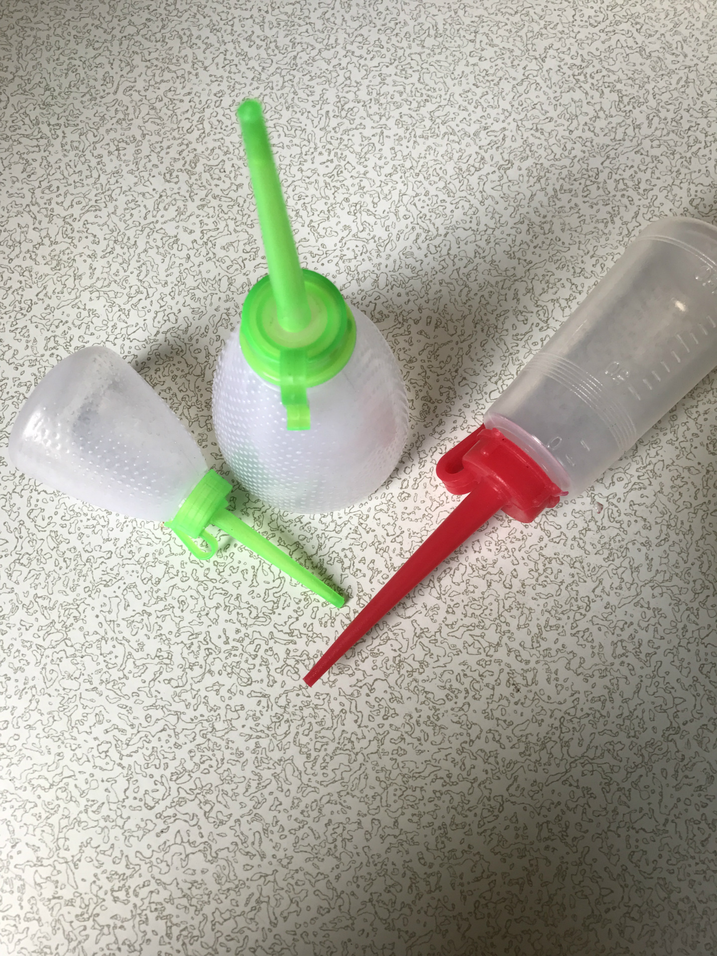 缝纫机油壶小号 大号 红头尖嘴油壶塑料双针车加油油壶