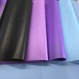 厂家直销瑜伽垫PU皮透湿吸汗止滑皮电雕热压变色功能性PU皮革握