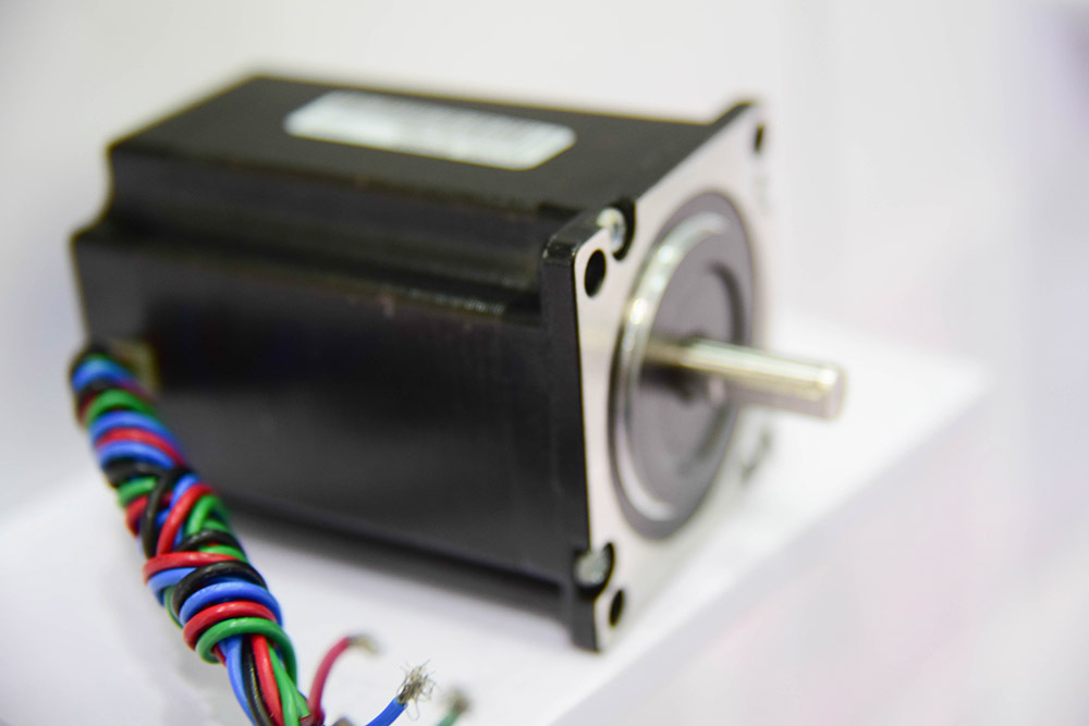 57混合式步进电机3N.m大扭矩步进马达两相1.8°闭环马达