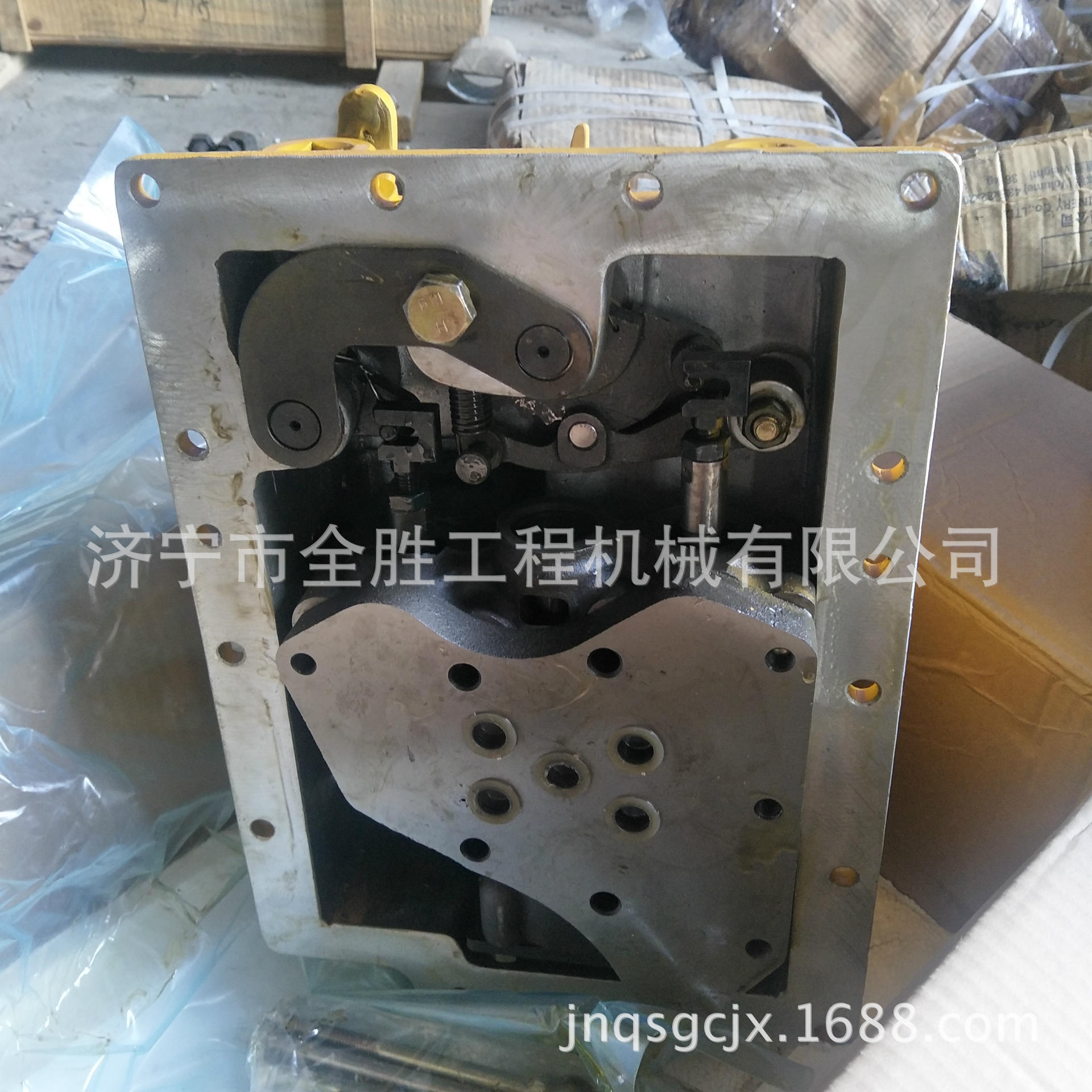 SD16推土机飞轮壳总成 变速箱总成 提升油缸总成