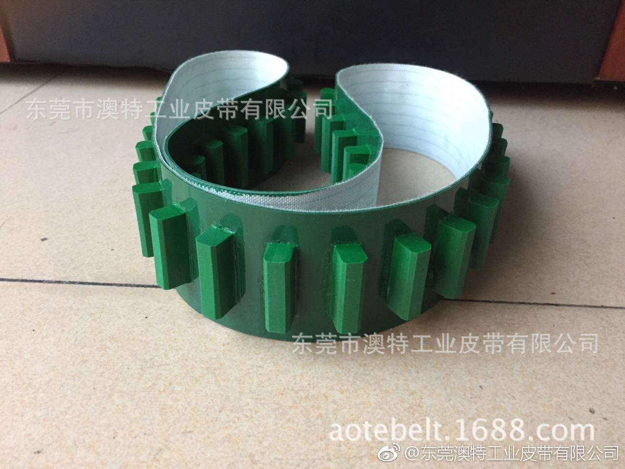 PVC输送带PU输送带加导条加挡板加裙边包边